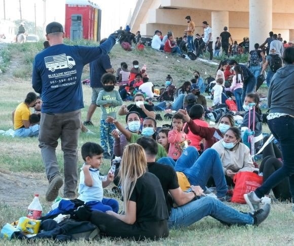 Are Migrants Being Smuggled by the US Government?