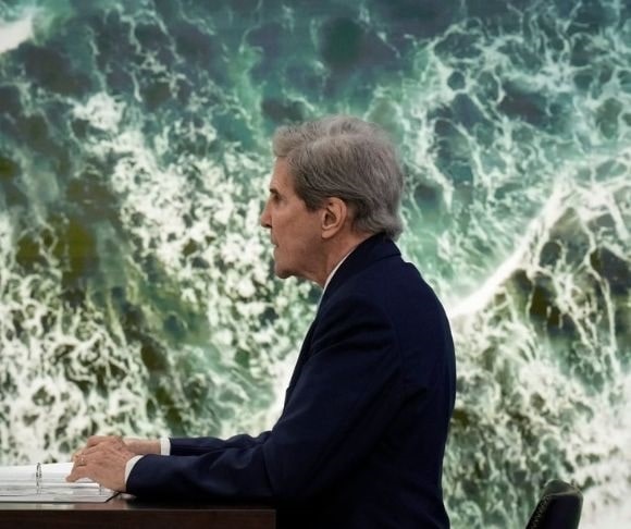 US Climate Czar, John Kerry, Goes to China