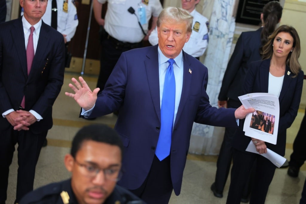Trump Defiant in New York Fraud Trial