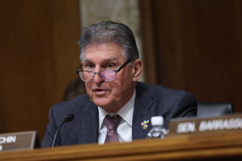Can Joe Manchin Mobilize the Middle?
