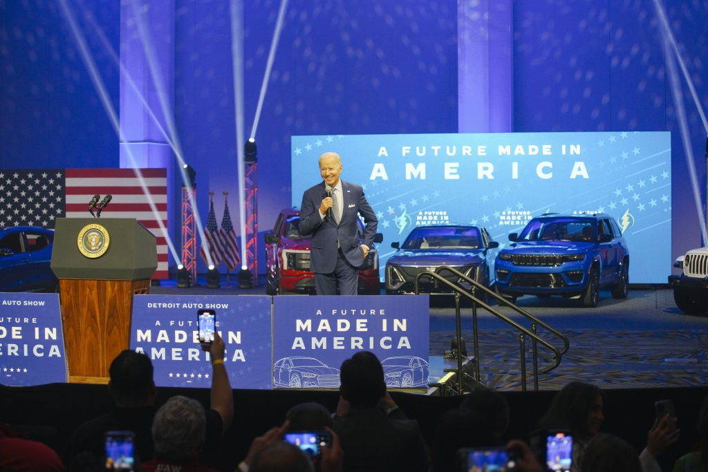 Biden’s New EV Rule for Govt Workers: What It Means for America