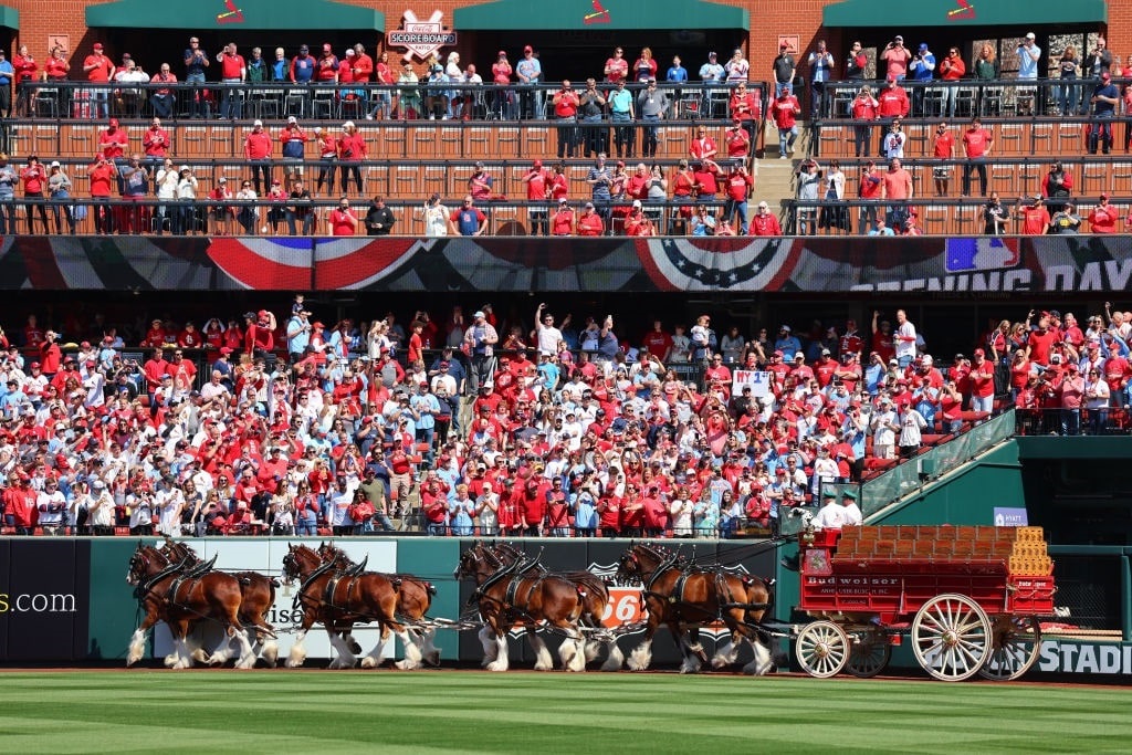 GettyImages-1258338182 clydesdales