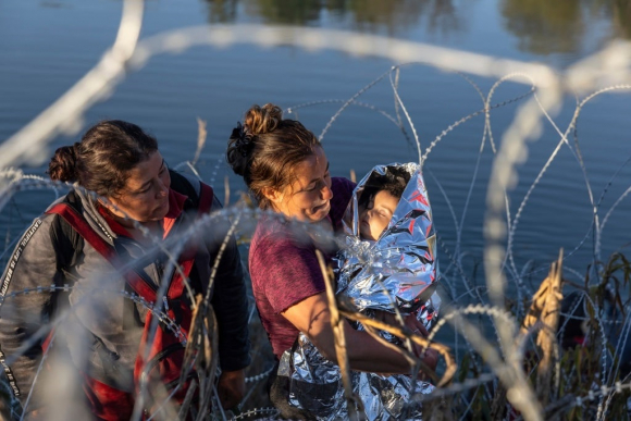 GettyImages-1865340957 migrants - Denver