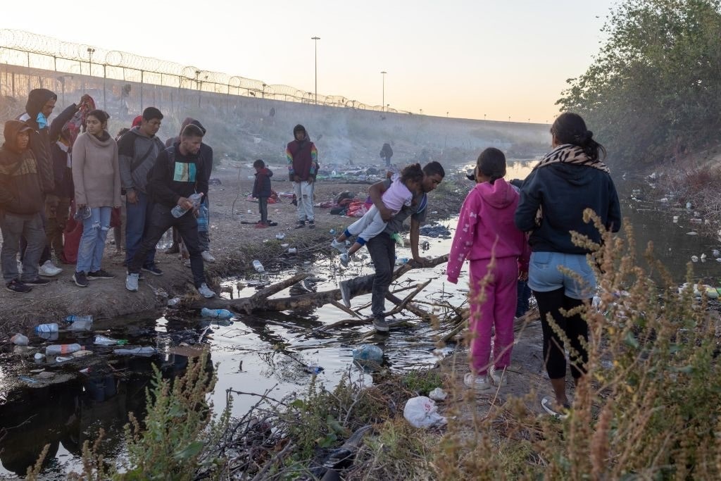 GettyImages-2147962534 immigration