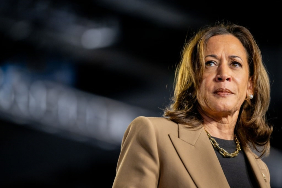 GettyImages-2177890992 Kamala Harris - minority voters