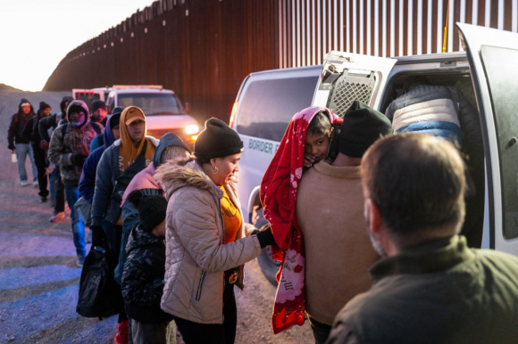 GettyImages-2192508606 border