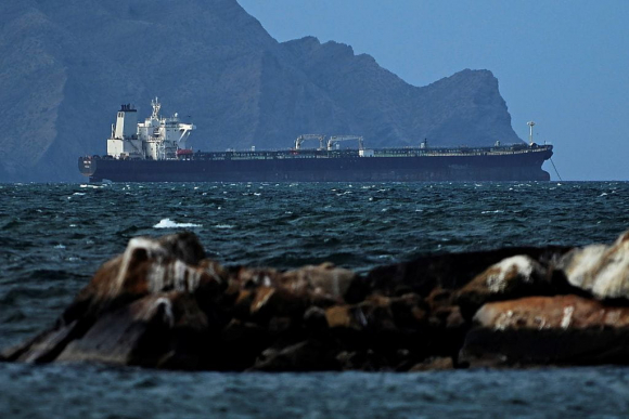 VENEZUELA-ANZOATEQUI-LECHERIA-DAILY LIFE-OIL TANKER An oil tanker which has been berthed here for several days is seen in Lancheria, Anzoatequi, Venezuela, Jan. 9, 2026. The U.S. military seized the fifth oil tanker allegedly linked to Venezuela early Friday morning. (Photo by Lucio Tavora/Xinhua via Getty Images)